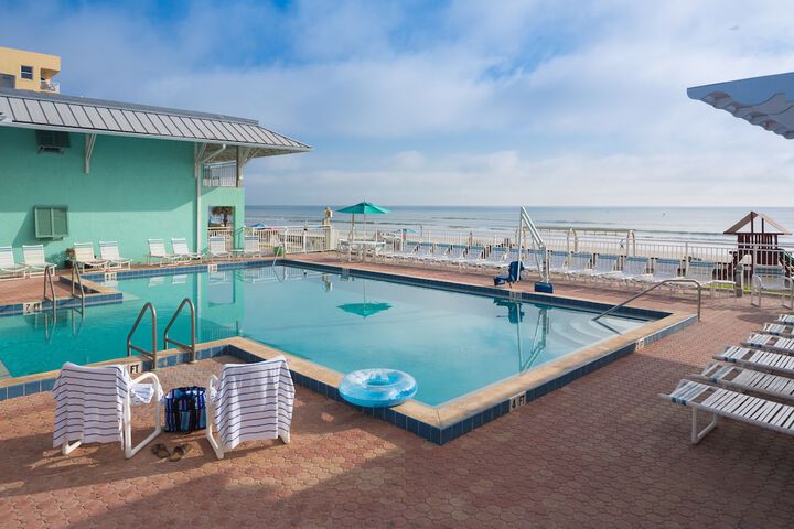 Pool 52 of 75