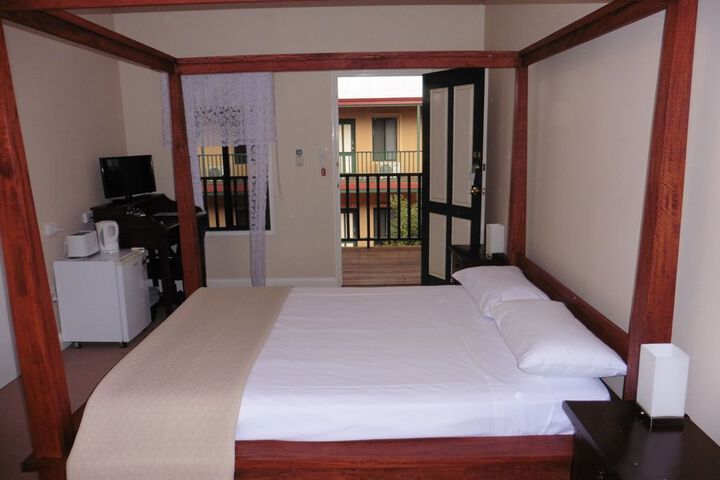 Room 5 of 22