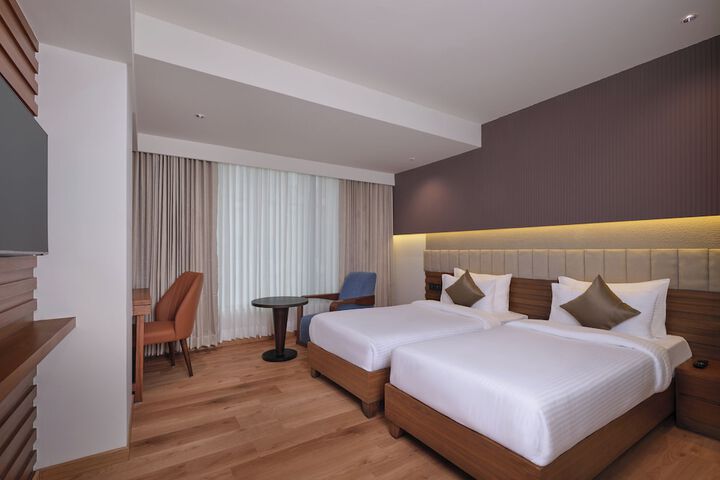 Room 6 of 19