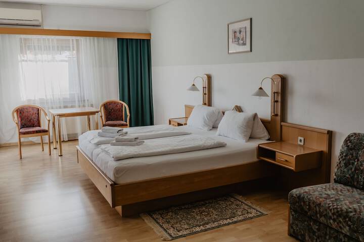 Room 2 of 11