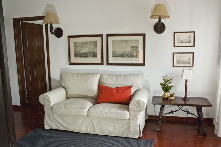Room 9 of 68
