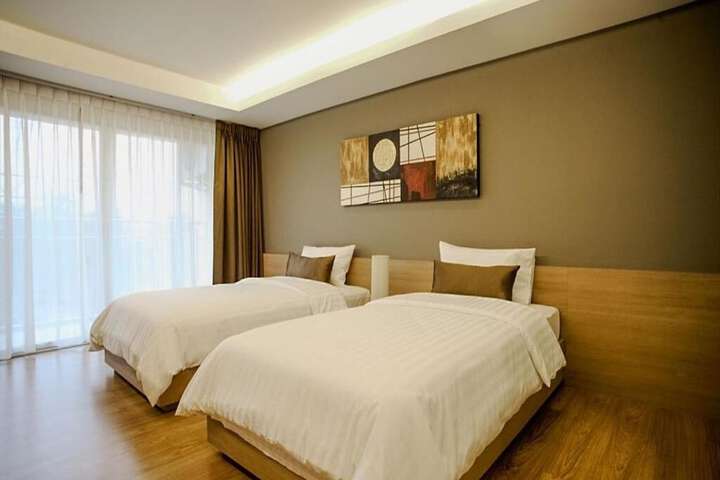 Room 12 of 52