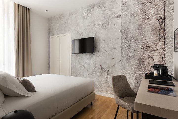 Room 9 of 36