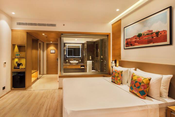 Room 6 of 40