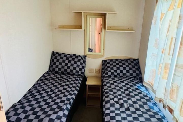 Room 6 of 35