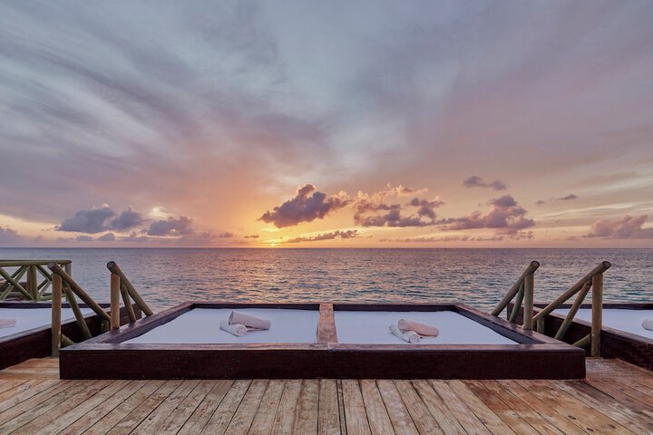 Sundeck 127 of 135