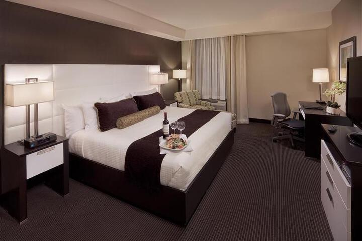Standard Room, King or Two Doubles (2 of 2)