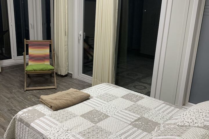 Room 6 of 44