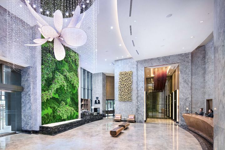 Entrance & Lobby