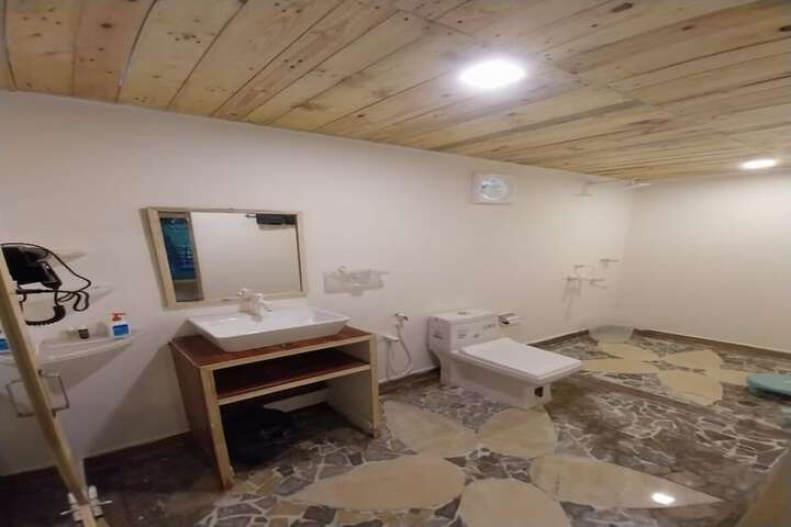 Room 15 of 22