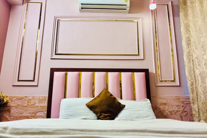 Room 33 of 85