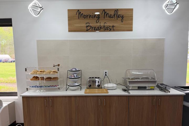 Breakfast/Coffee Service 105 of 112