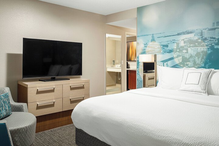 Room 6 of 26