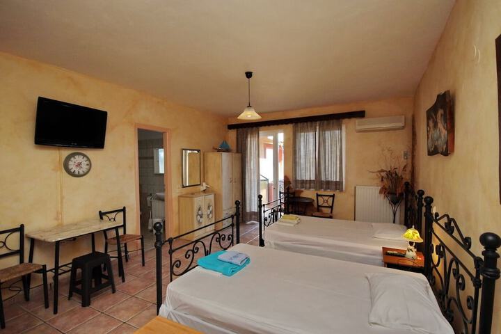 Room 3 of 30