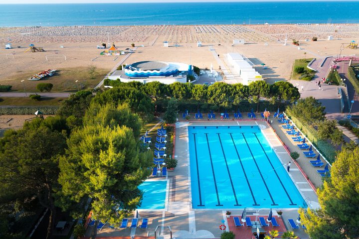 Pool Hotel