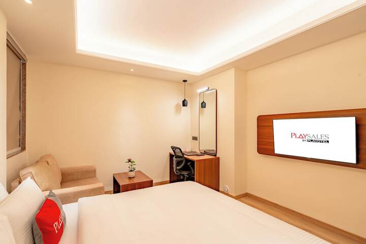 Room 8 of 17