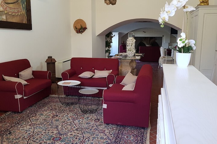 Entrance & Lobby