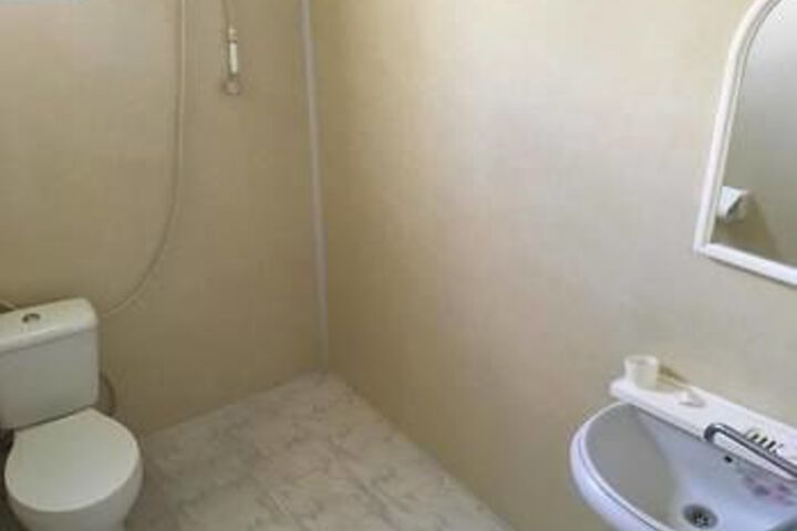 Room 3 of 27
