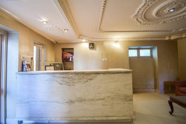Entrance & Lobby
