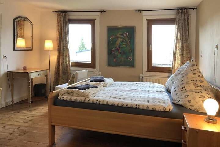 Room 5 of 11