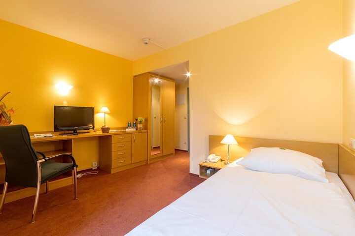 Room 2 of 24