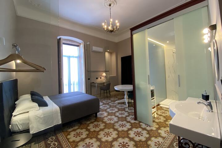 Room 4 of 71
