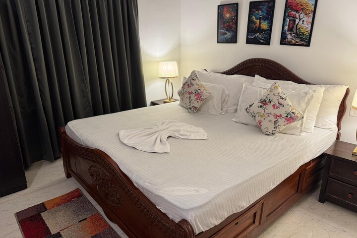 Room 3 of 16