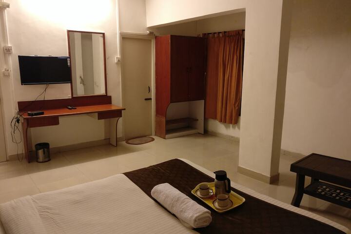 Room 30 of 46