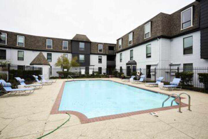 Pool 35 of 68