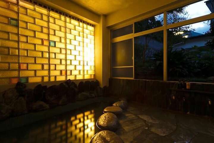 Room 8 of 19