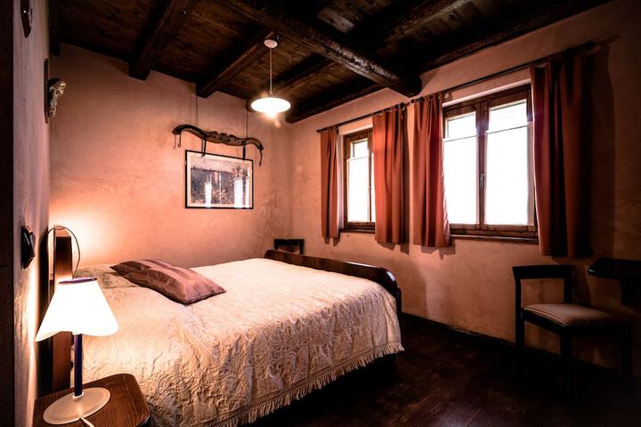 Room 5 of 24