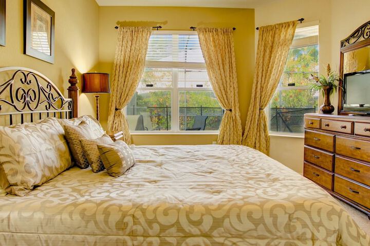 Room 4 of 22