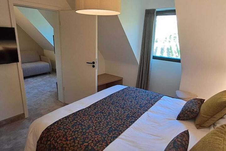 Room 12 of 51