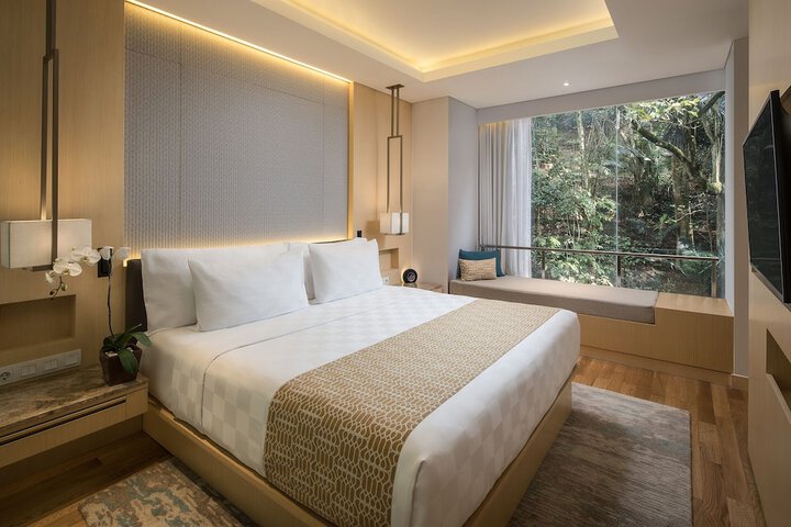 Room 4 of 48