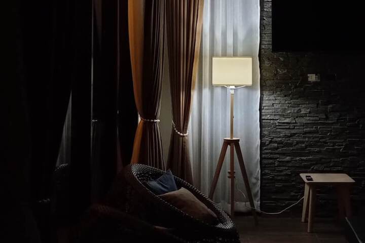 Room 8 of 43