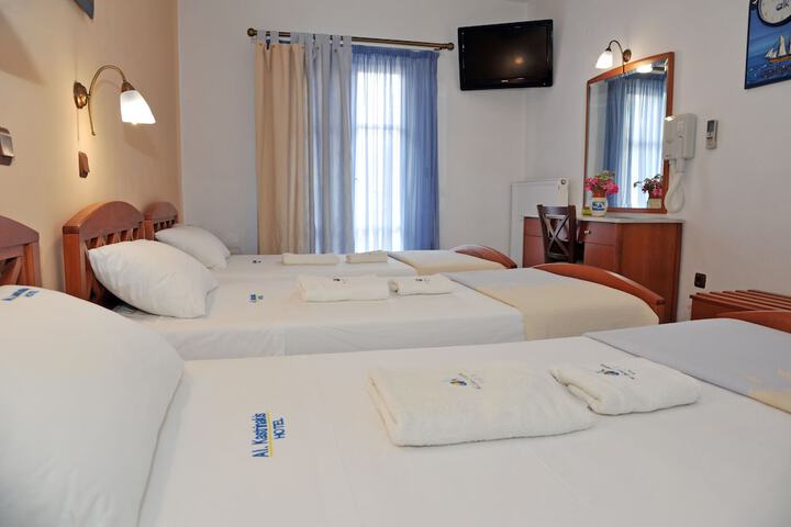 Room 4 of 77