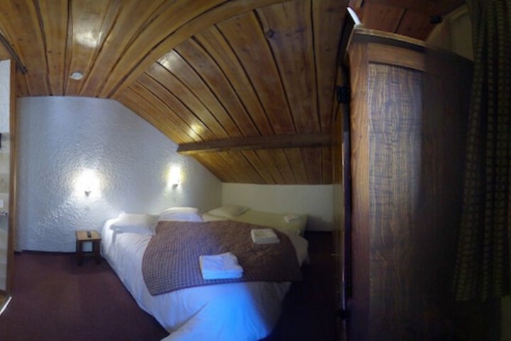 Room 41 of 60