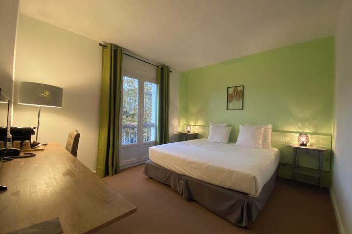 Room 35 of 73