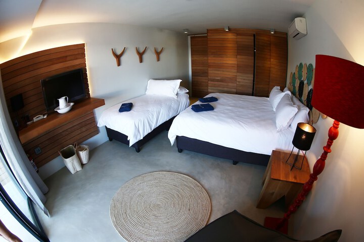 Room 4 of 43