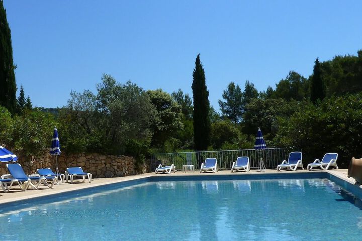 Pool 16 of 38
