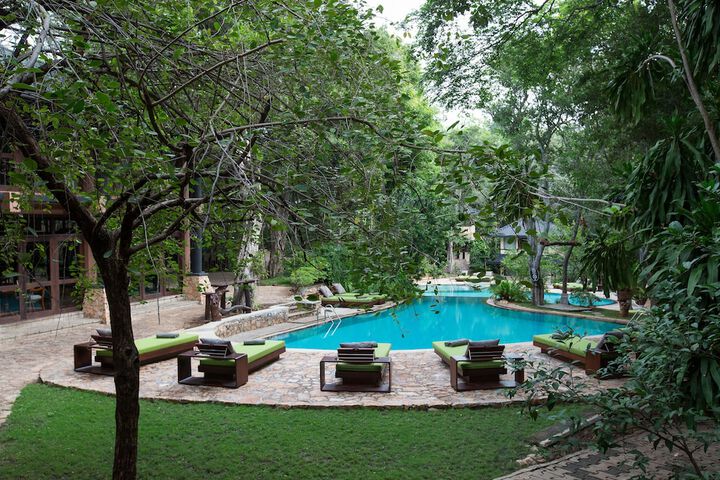 Pool 40 of 111