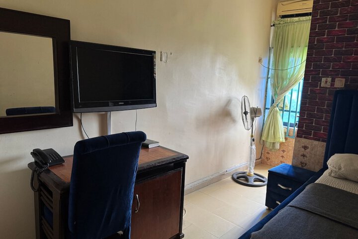 Room 37 of 53