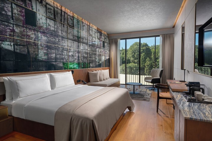 Room 14 of 89