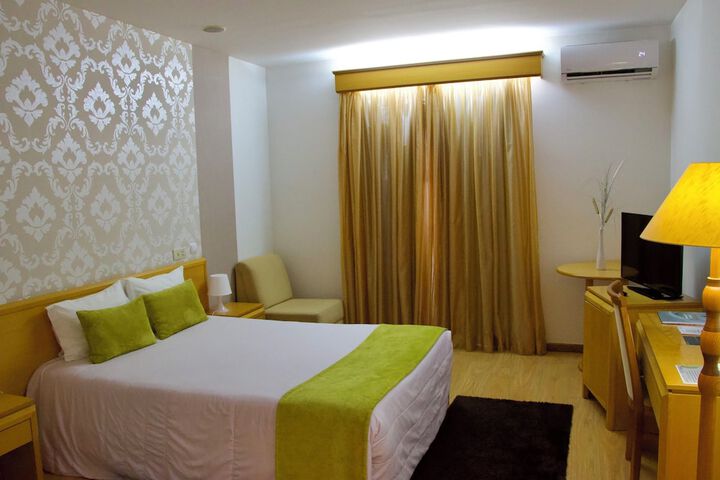 Room 14 of 34