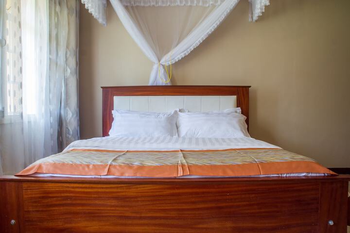 Room 28 of 69