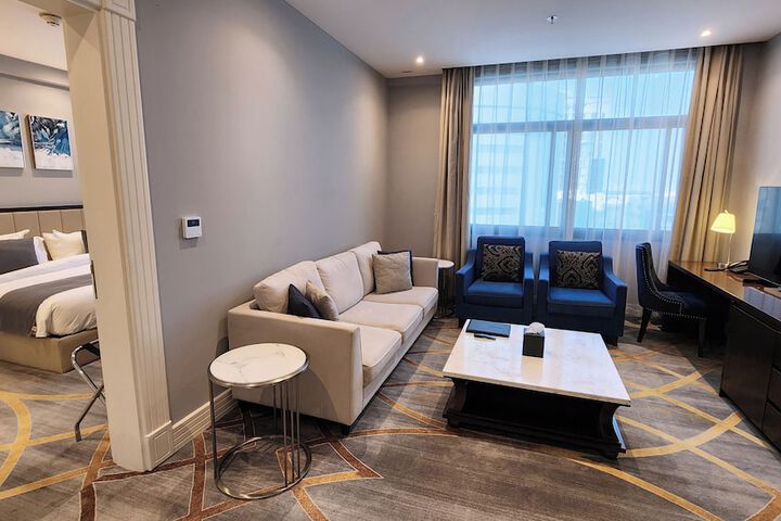 Room 53 of 109
