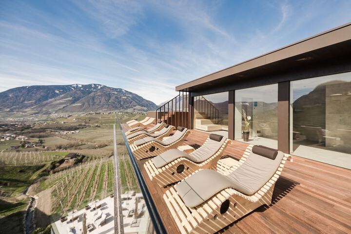 Sundeck 42 of 48