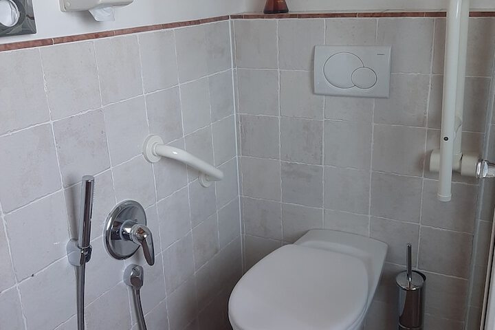 Room 15 of 29