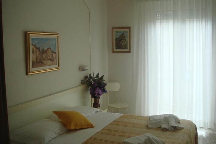 Room 9 of 47