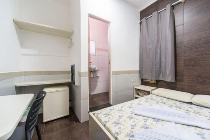 Room 40 of 94